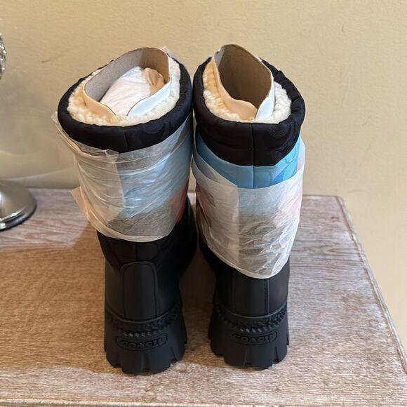 Coach Puffer Snow Boot- Navy Signature- Size 6 B- NIB - Picture 3 of 7